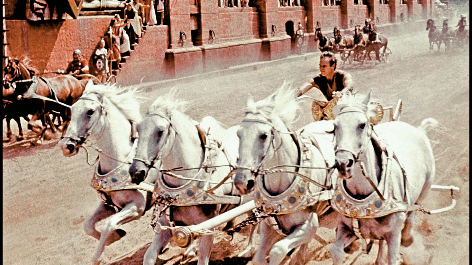 Das Wagenrennen ist eine der spannendsten Szenen in William Wylers Film „Ben Hur“.