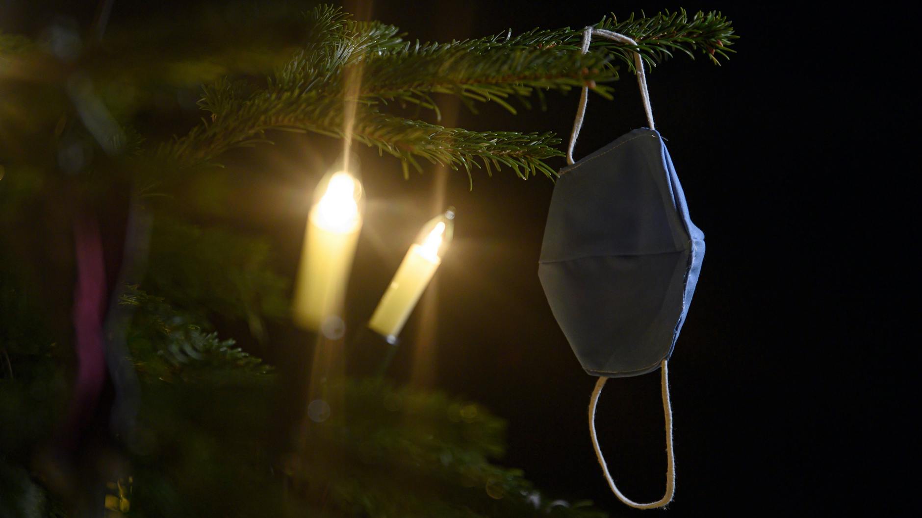 Weihnachten findet 2021 schon zum zweiten Mal unter Corona-Bedingungen statt (Symbolbild). 