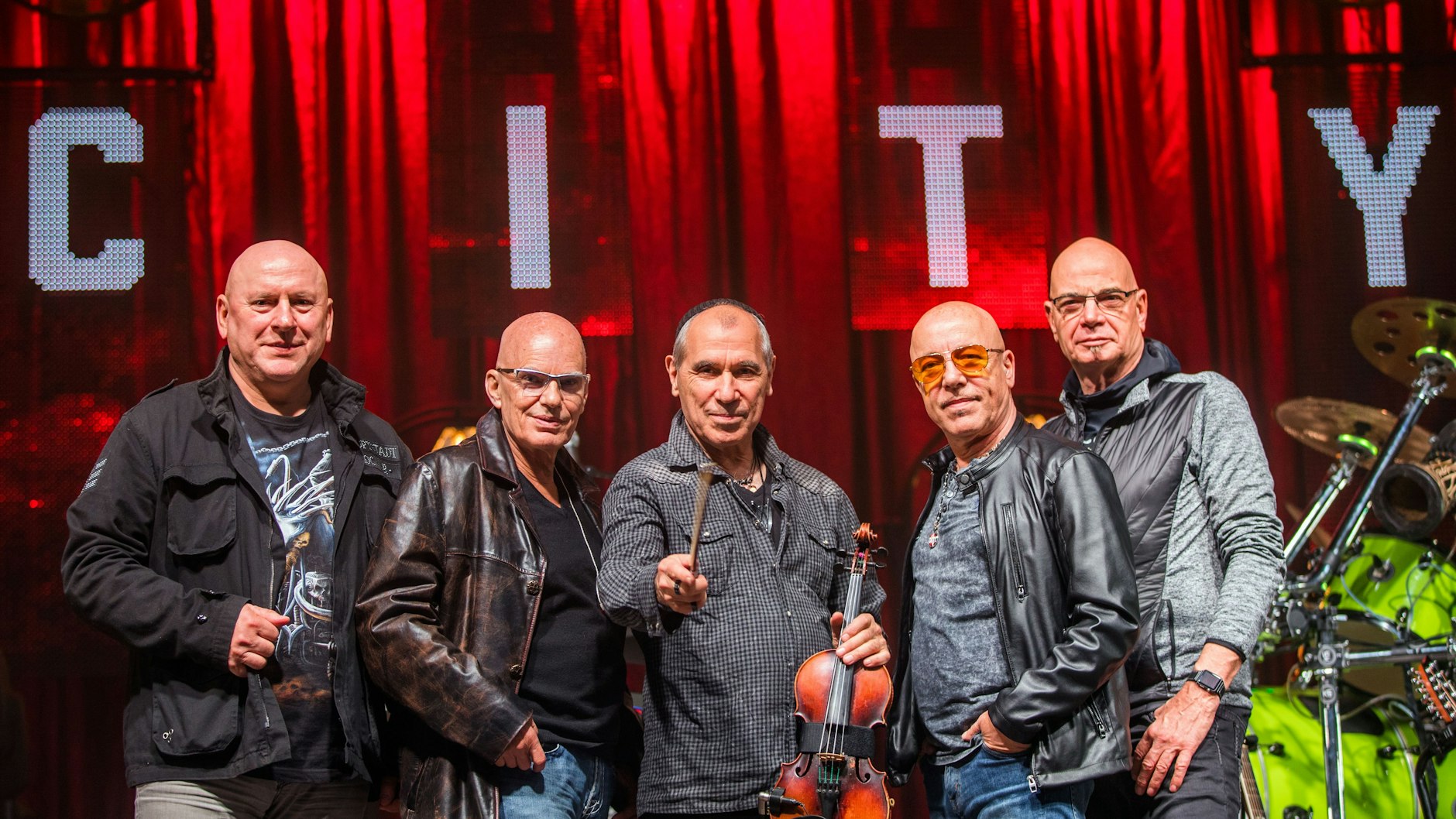 Die Band City mit Manfred Hennig, Fritz Puppel, Georgi Gogow, Toni Krahl und ihrem Schlagzeuger Klaus Selmke (r.), der vor einem Jahr an Krebs starb. Das Foto entstand 2017.