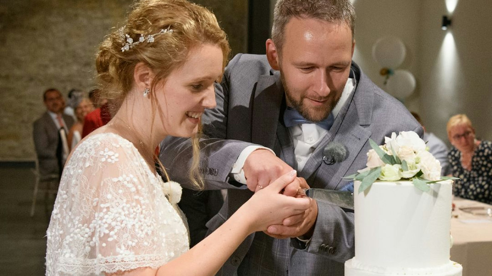 Lisa und Mario sind bei ihrer „Hochzeit auf den ersten Blick“ ad hoc total verknallt. Aber in den Flitterwochen läuft es dann gar nicht mehr gut.