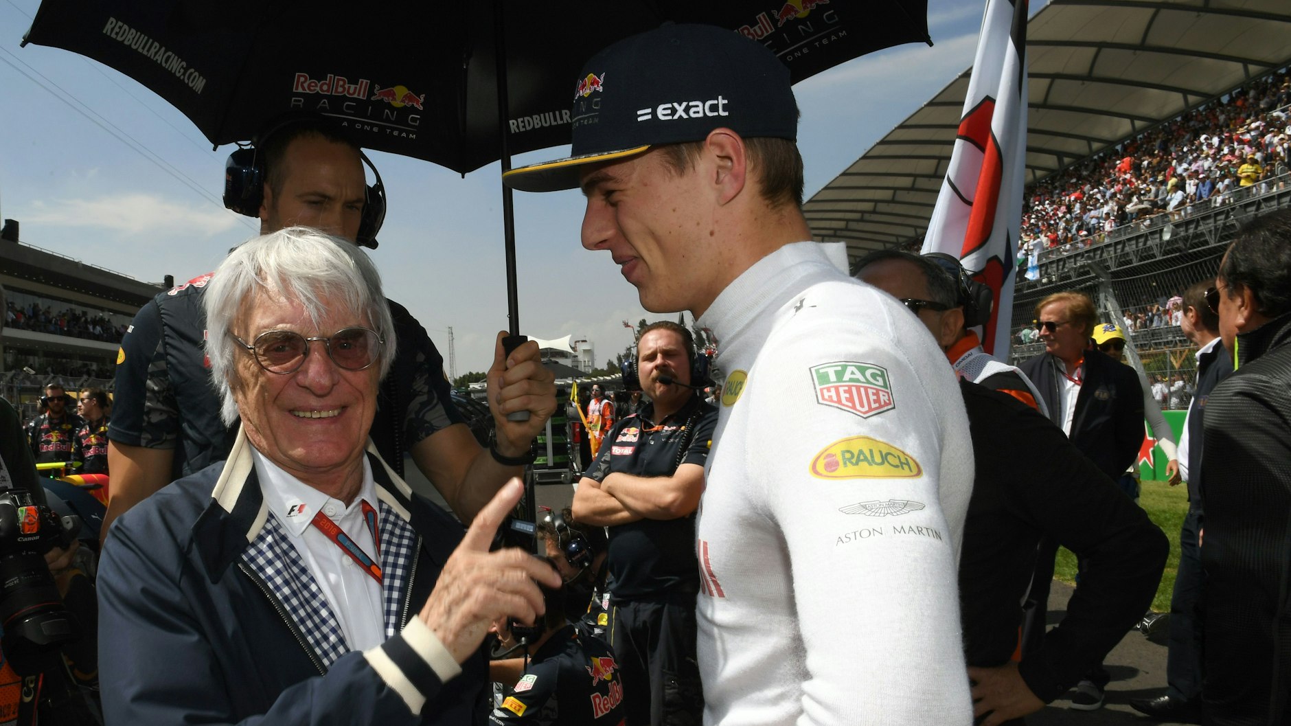 Ein Foto aus dem Jahr 2015, als Ecclestone noch die Formel 1 regierte. Ein Fan vom neuen Weltmeister Max Verstappen war der Brite von Anfang an.
