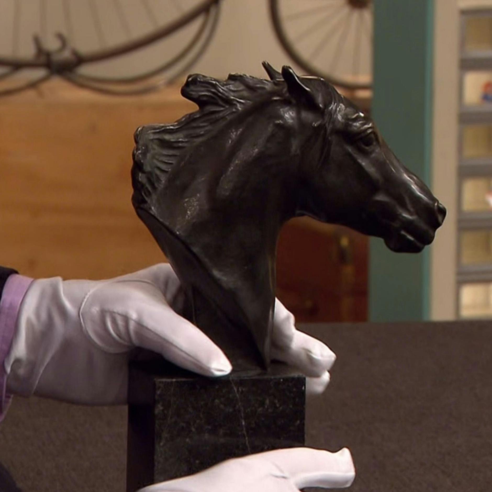 Sensationspreis bei „Bares für Rares“: Kleiner Pferdekopf, großer Künstler – Riesen-Deal!