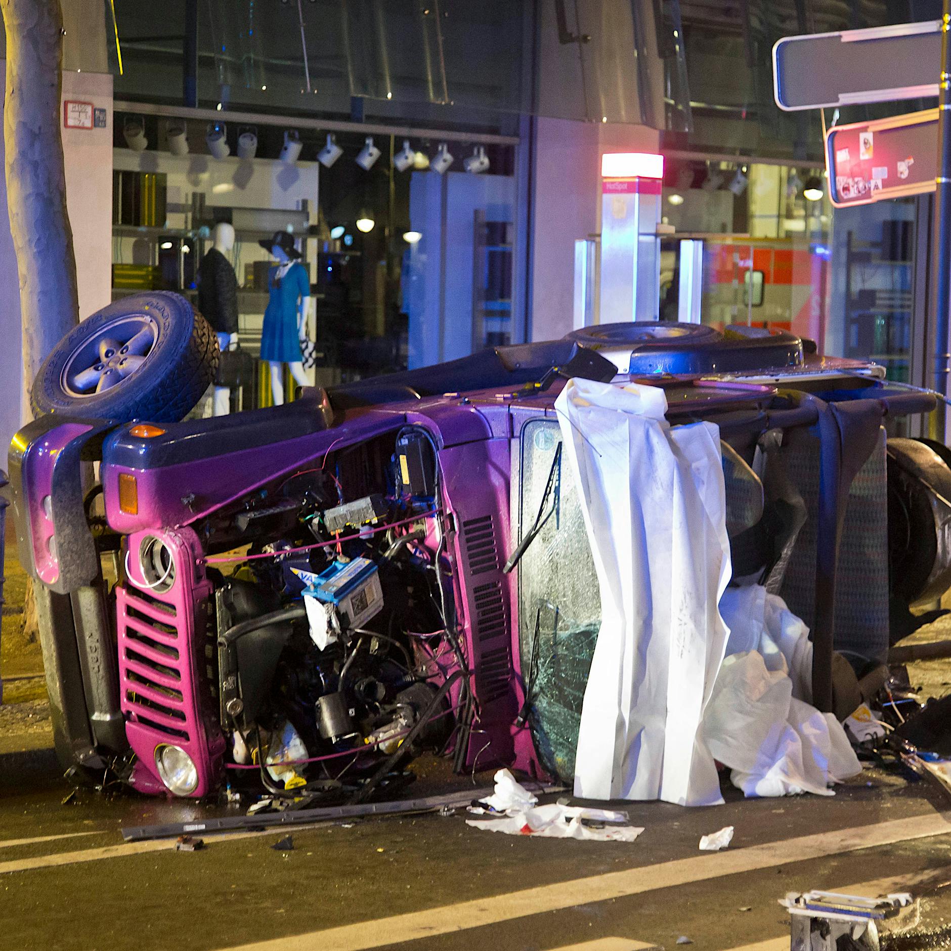 Neue Ausstellung über illegale Autorennen: Warum Raser in Berlin rasen