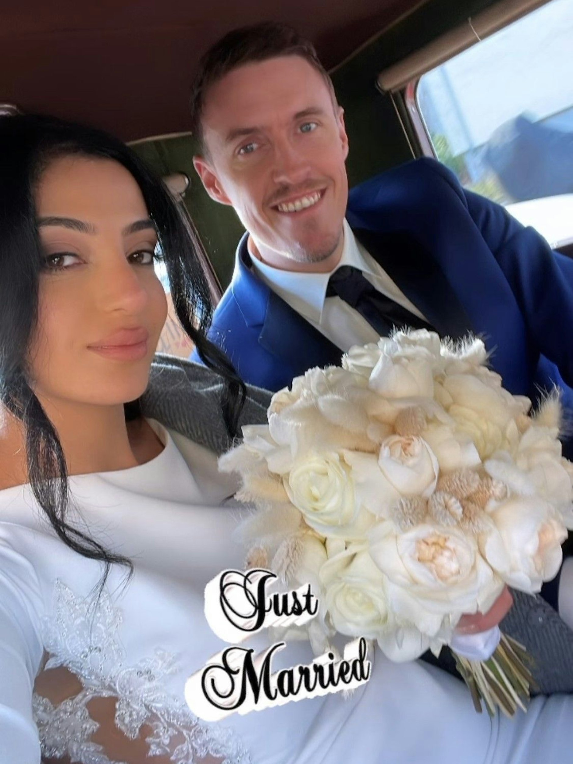 Eben noch auf dem Standesamt und schon im Internet: Max Kruse mit seiner Dilara mit der frohen Botschaft auf Instagram.