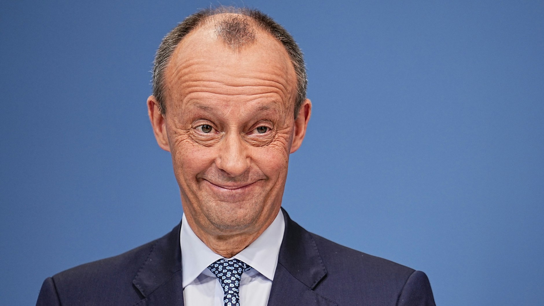 Endlich am Ziel: Friedrich Merz nach der Bekanntgabe der Ergebnisse der CDU-Mitgliederbefragung. Er soll nach dem Willen der Basis neuer Parteivorsitzender werden.