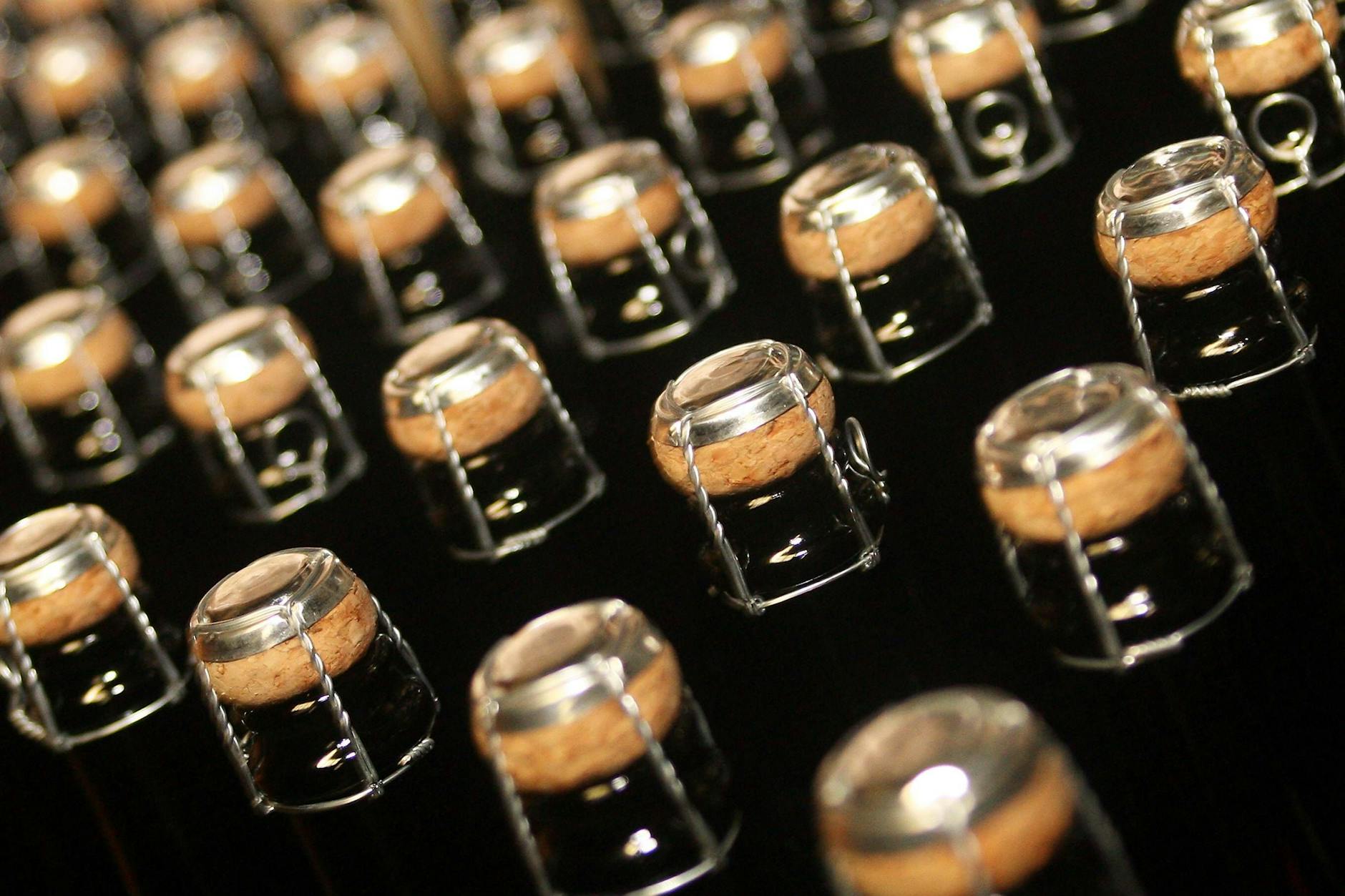 Die Korken knallen lassen: Zu Silvester kann man sich einen guten Tropfen gönnen.