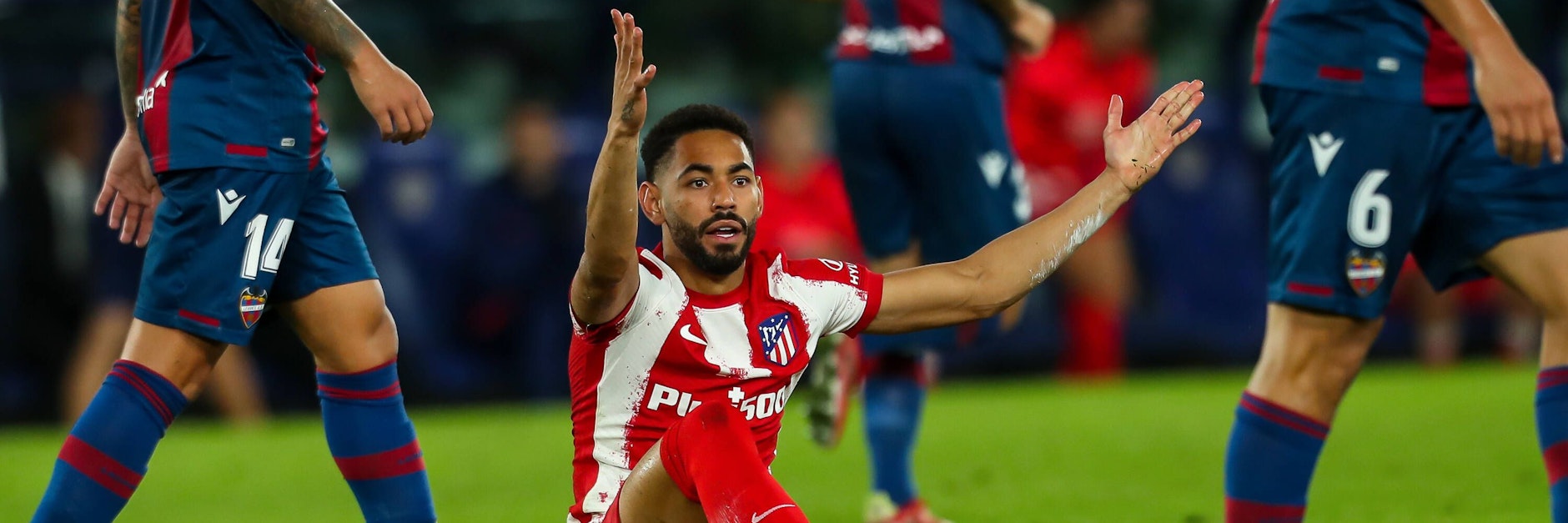 Ex-Hertha-Zauberfuß Matheus Cunha fällt auch in Spanien durch Lamentieren auf, kommt aber nun langsam besser bei Atlético zurecht.