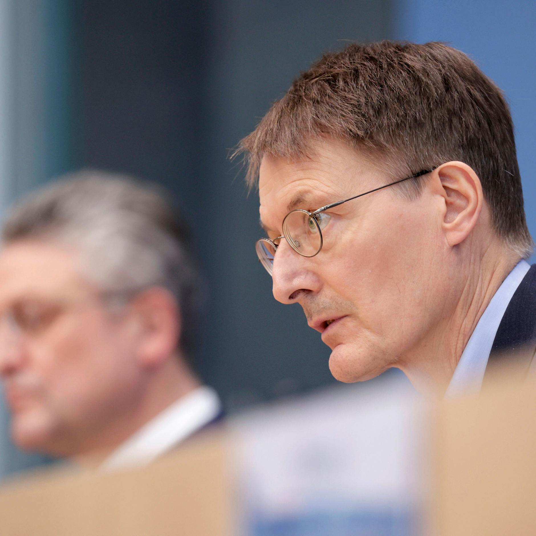 Minister Lauterbach und RKI-Chef Wieler warnen vor brutaler fünfter Corona-Welle durch Omikron