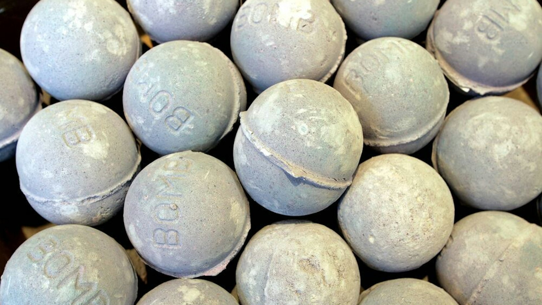 Badebomben als kleines Weihnachtsgeschenk.