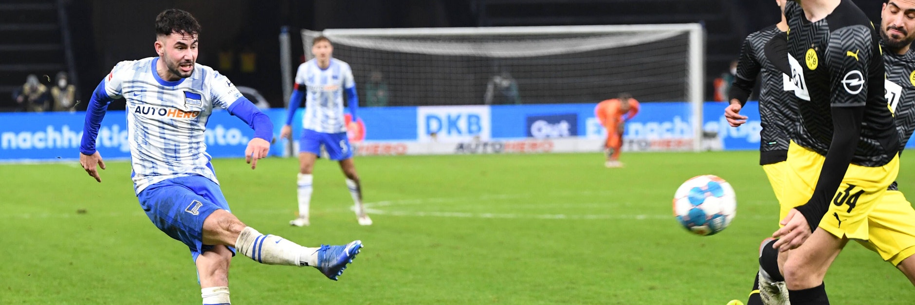 Marco Richter trifft zum 3:1 für Hertha gegen Dortmund.