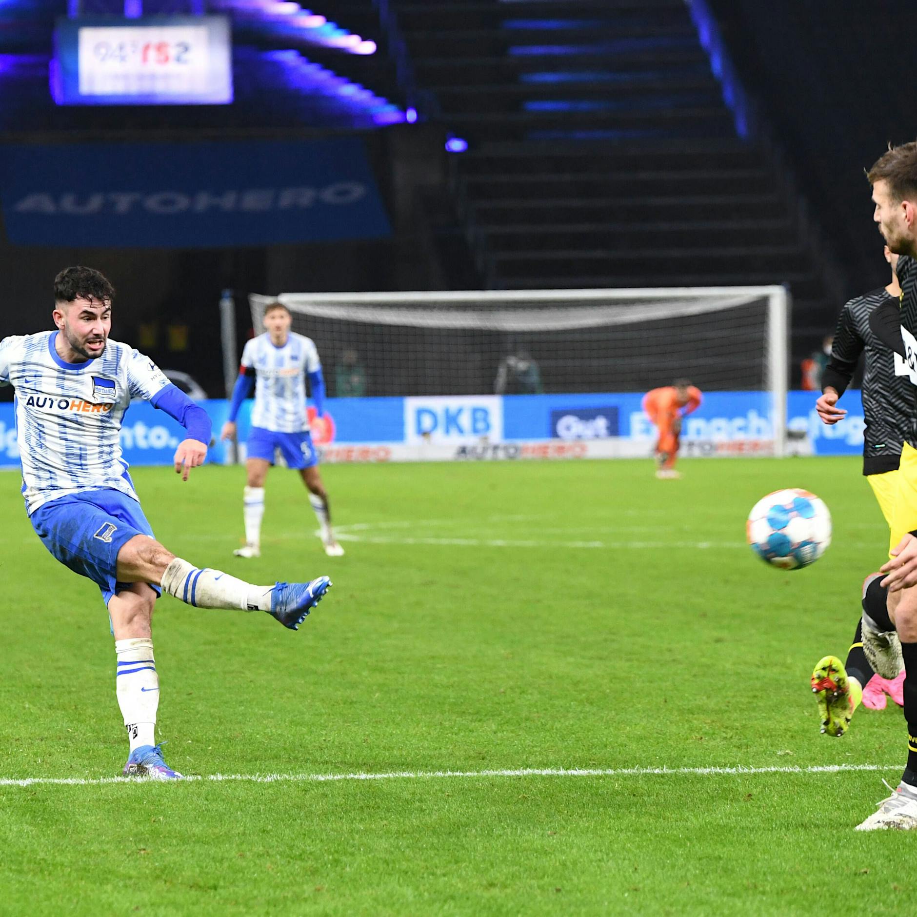 3:2! Herthas Marco Richter schießt Dortmund ab