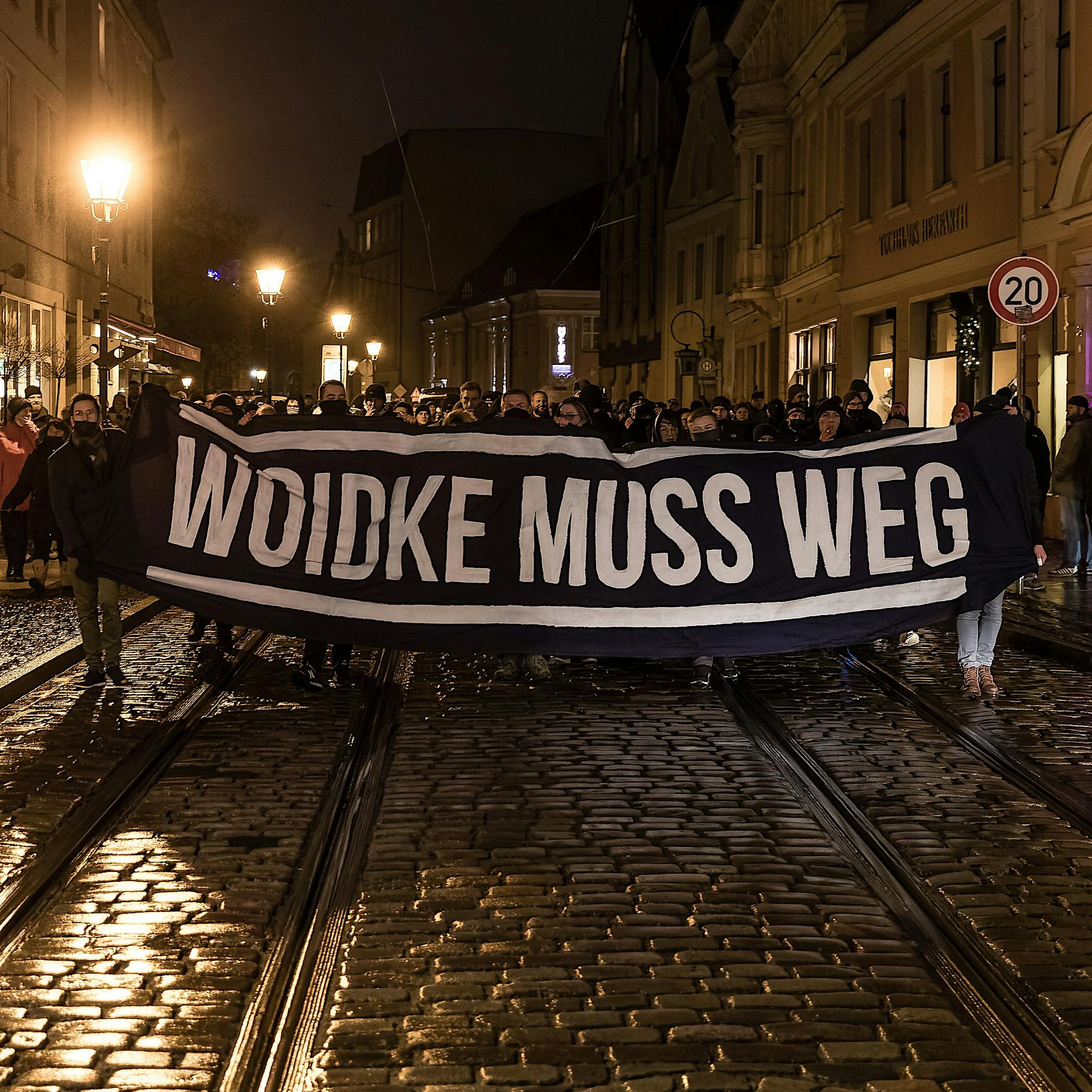 Cottbus: 4000 Menschen demonstrieren gegen Corona-Politik
