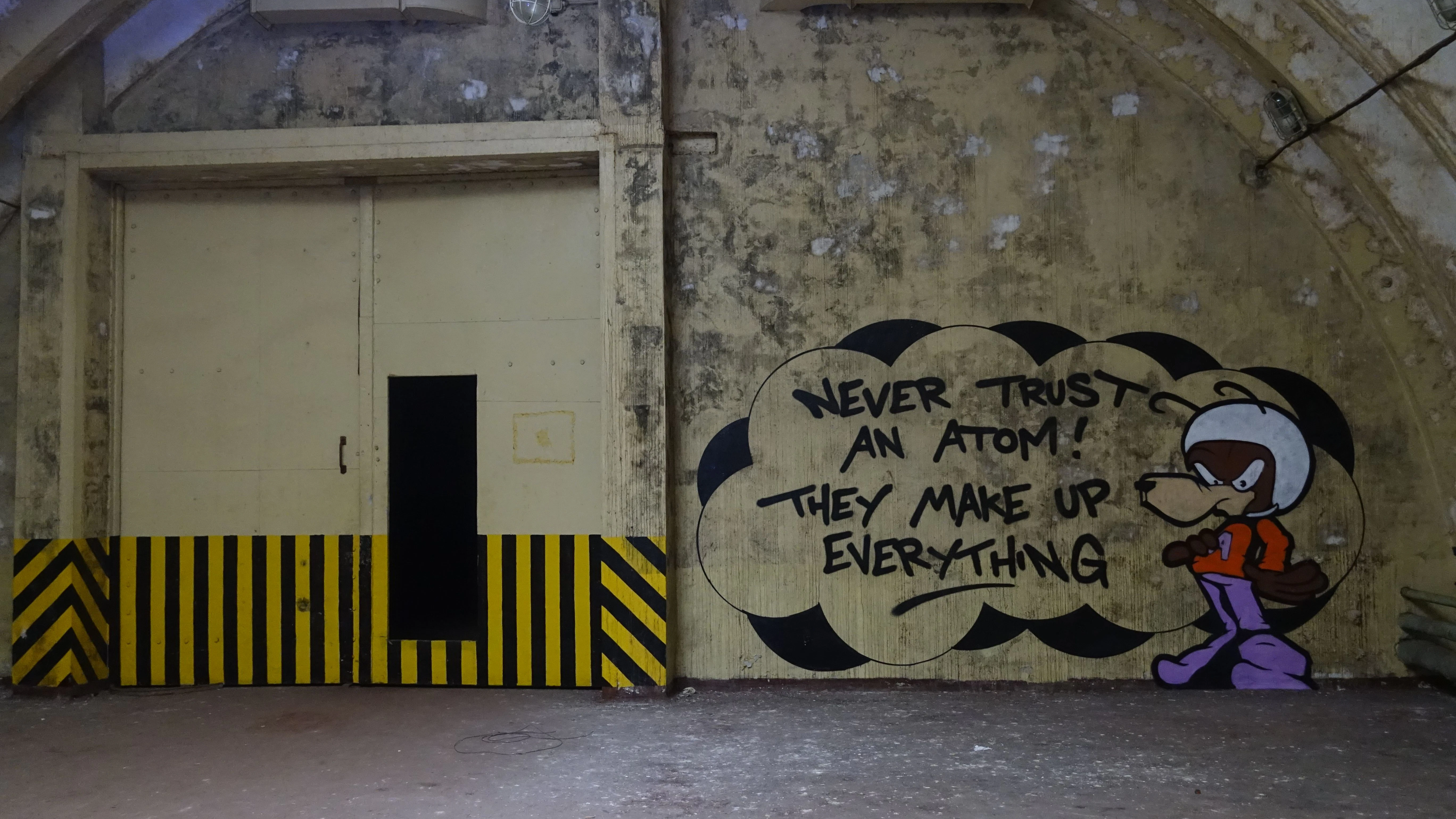 In diesem ehemaligen Atombunker der Roten Armee hat sich der Berliner Streetart-Künstler Tobo verewigt.