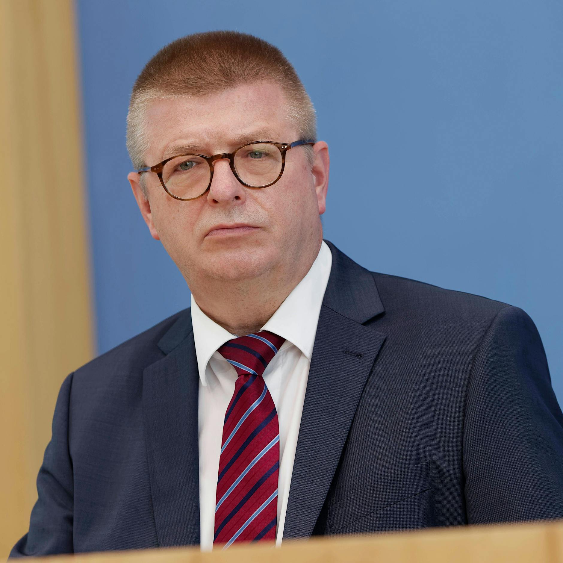 Corona-Proteste immer radikaler: Verfassungsschutz-Chef Haldenwang warnt vor neuen Gewalttaten und einer Rechtsradikalisierung