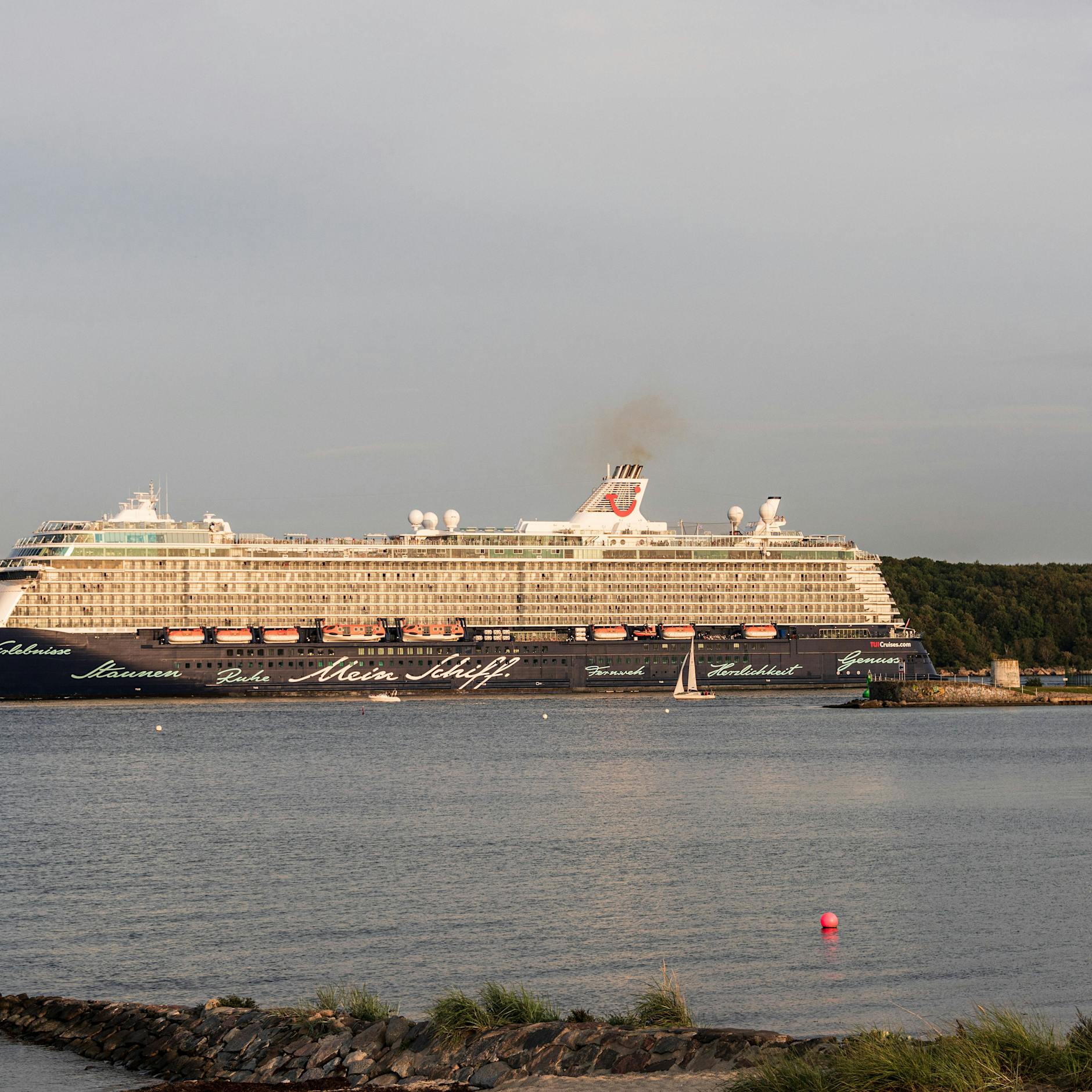 Wieder Corona auf einem Kreuzfahrtschiff! 300 Passagiere stranden auf Gran Canaria