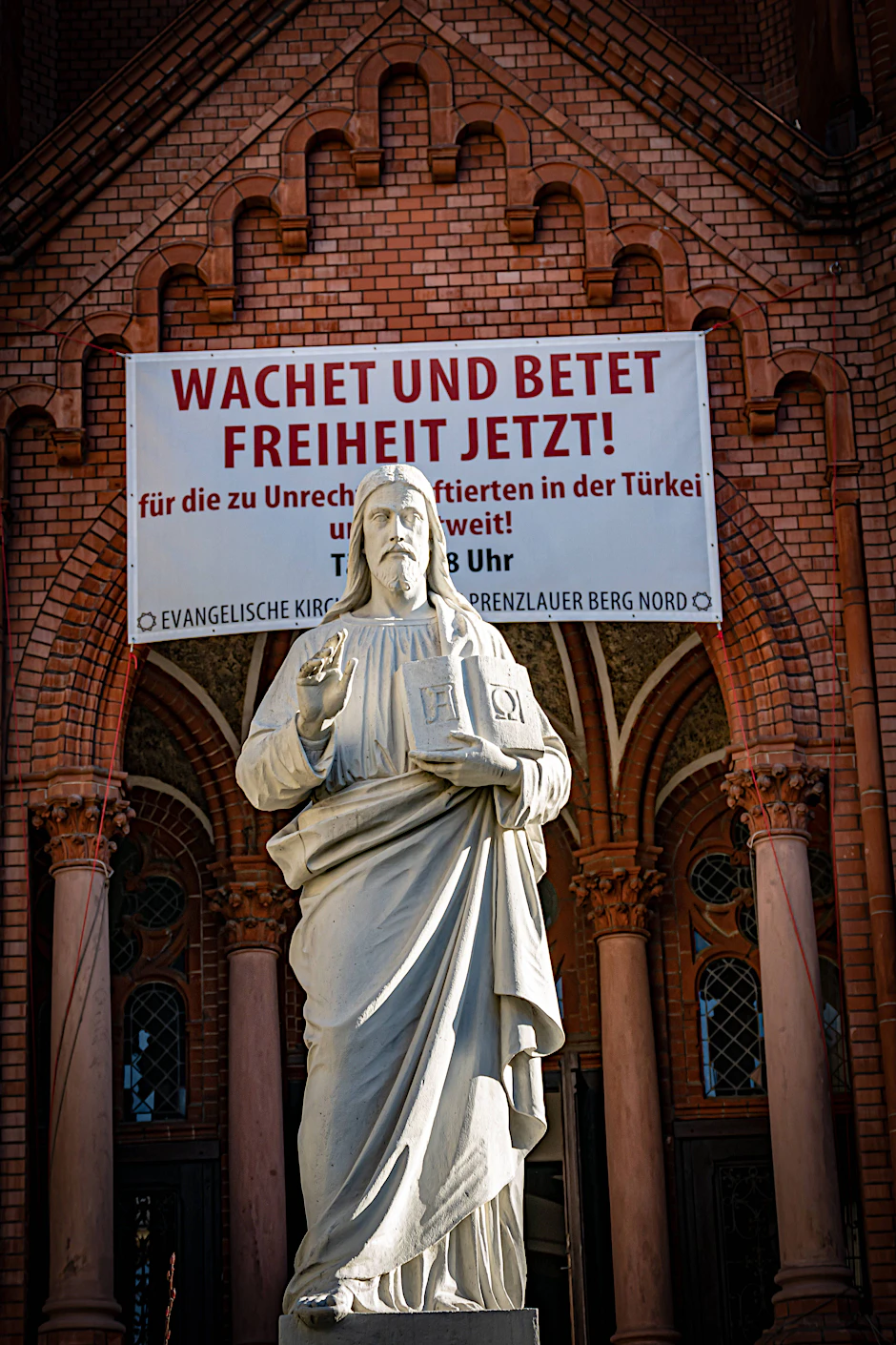 Die Gemeinde der Gethsemanekirche fordert Freiheit für zu Unrecht Inhaftierte (Archivbild).
