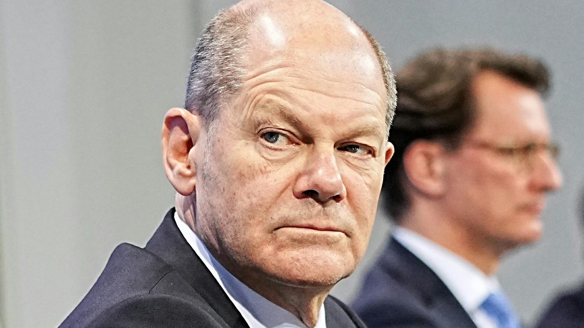 Kanzler Olaf Scholz (SPD) und NRW-Landeschef Hendrik Wüst (CDU) haben sich auf die eilig einberufene Bund-Länder-Konferenz geeinigt. 