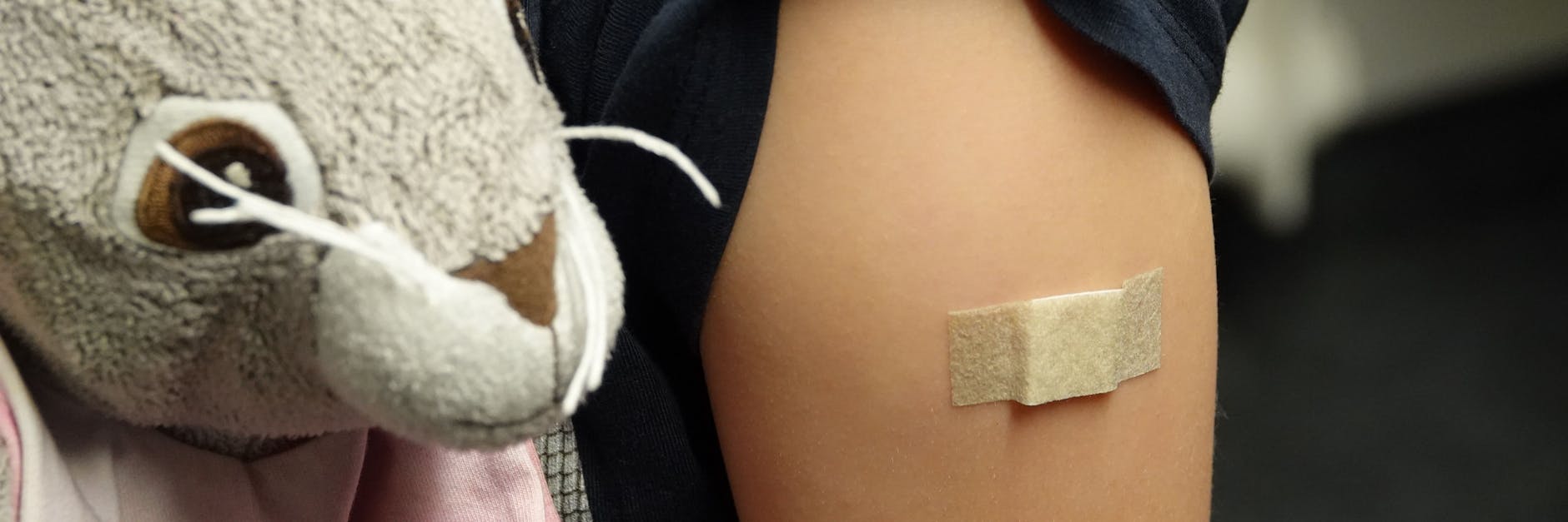 Ein Kind wurde geimpft (Symbolbild).