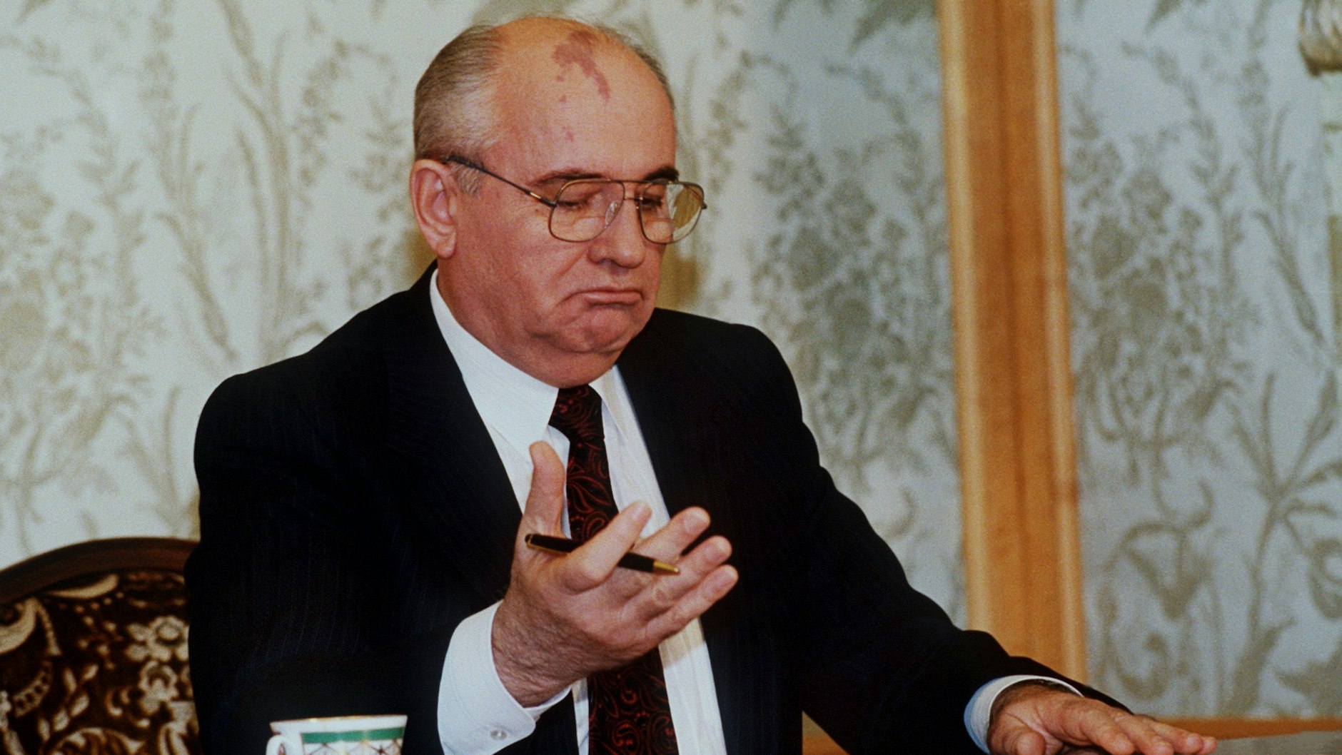 &nbsp;Michail Gorbatschow gab am 25. Dezember 1991 seinen Rücktritt als Präsident der Union der Sozialistischen Sowjetrepubliken (UdSSR) bekannt.&nbsp;&nbsp;