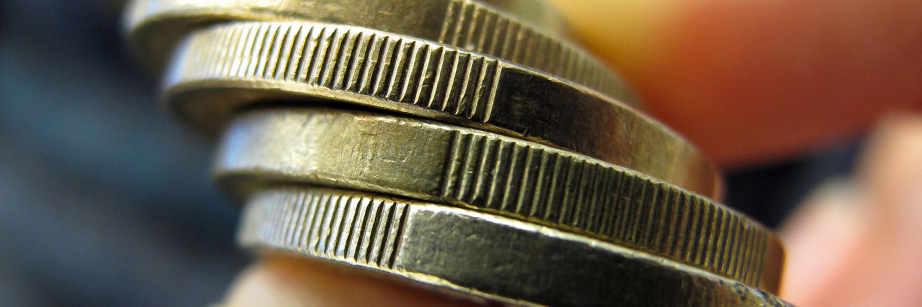 Ein paar Euros sind okay, aber wer gewerbsmäßig Dinge im Netz verkauft, muss mit Kürzungen bei Sozialleistungen rechnen.