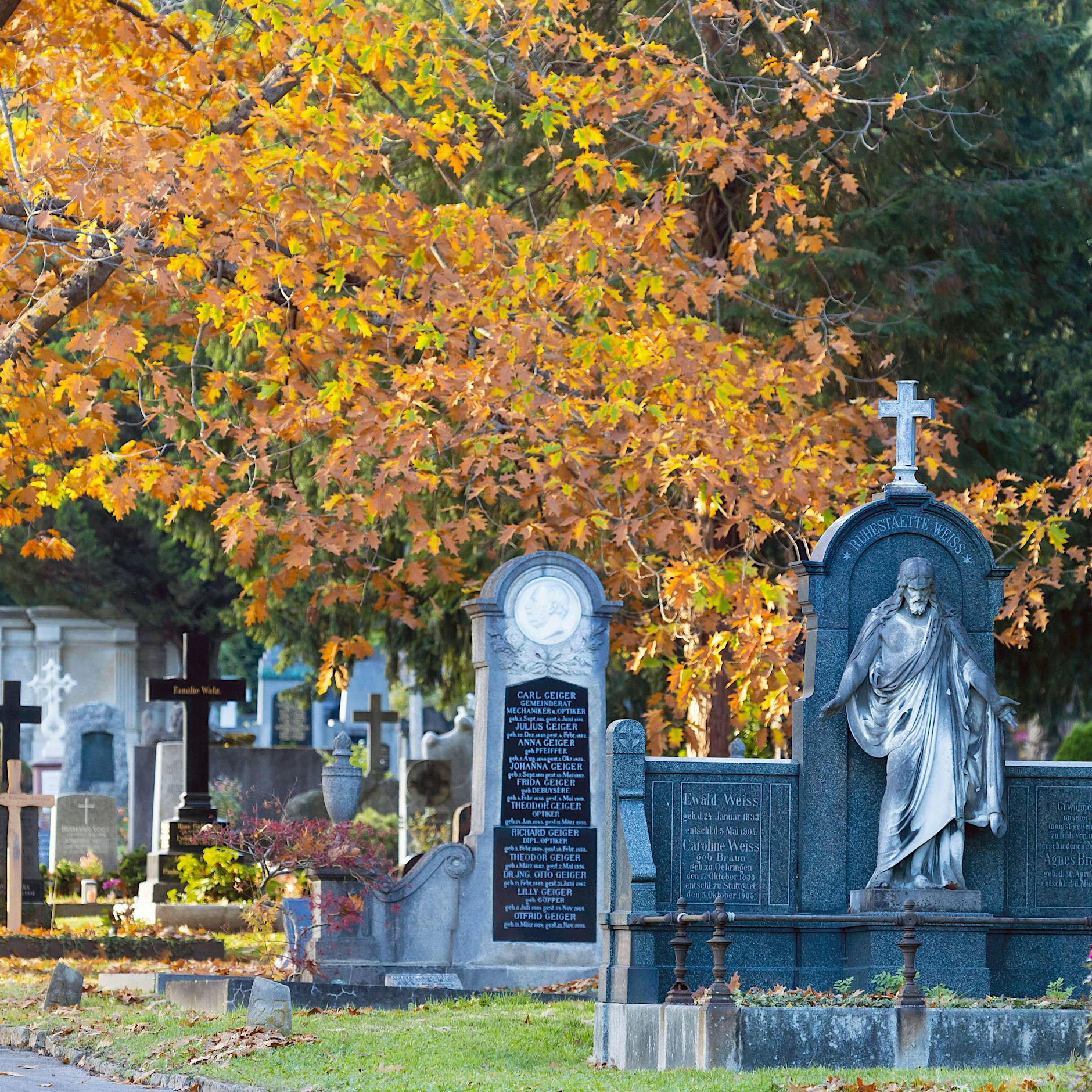 Erben müssen Beerdigungskosten ersetzen