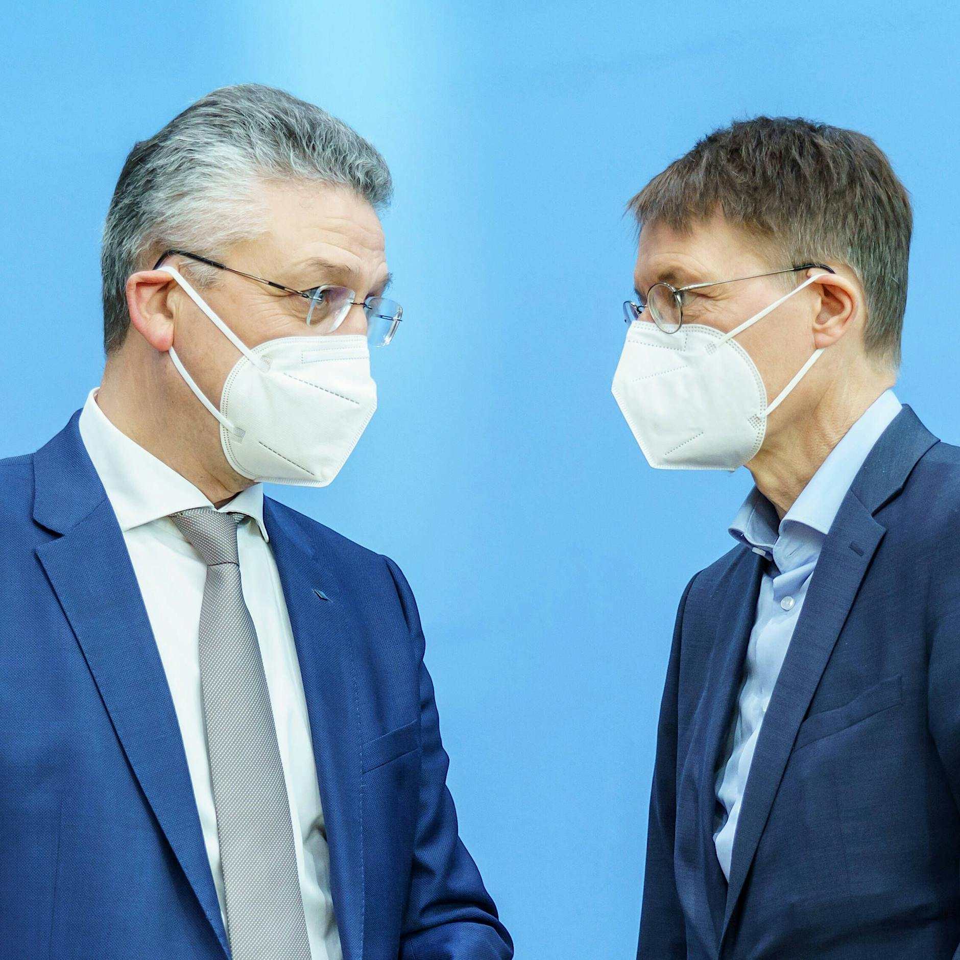 „Nicht abgestimmt“: Lauterbach kritisiert RKI für Forderungspapier