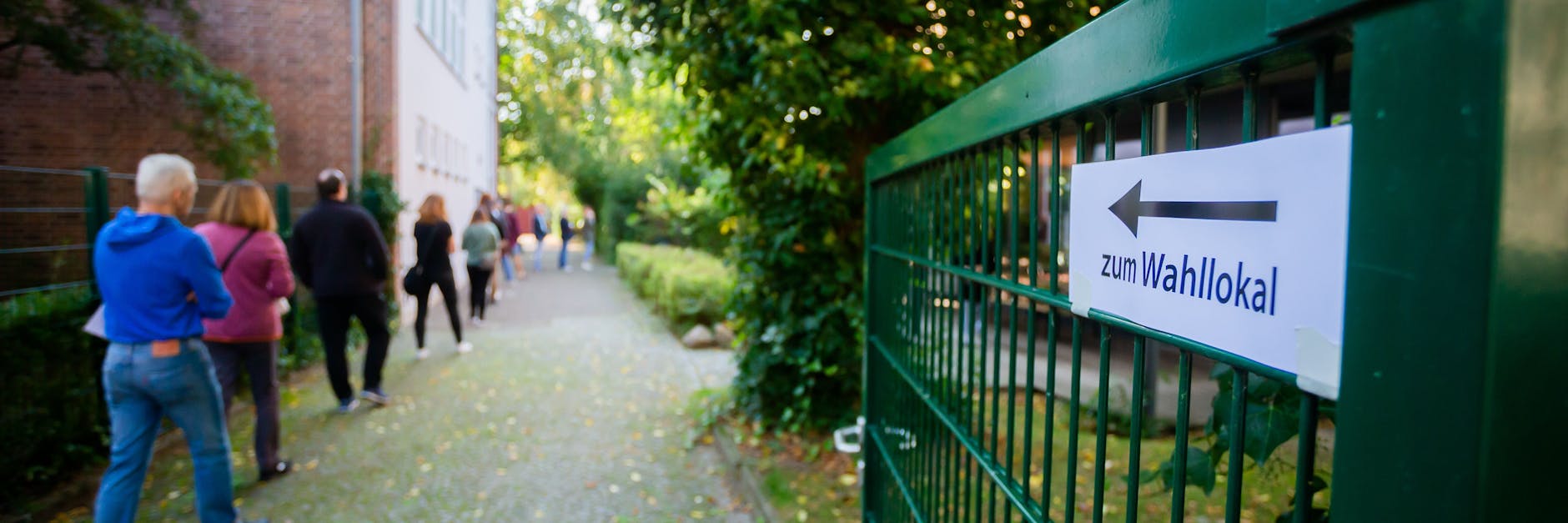  Warte, warte noch ein Weilchen: Bei den Wahlen am 26. September ging mancherorts alles schief, was schief gehen konnte.