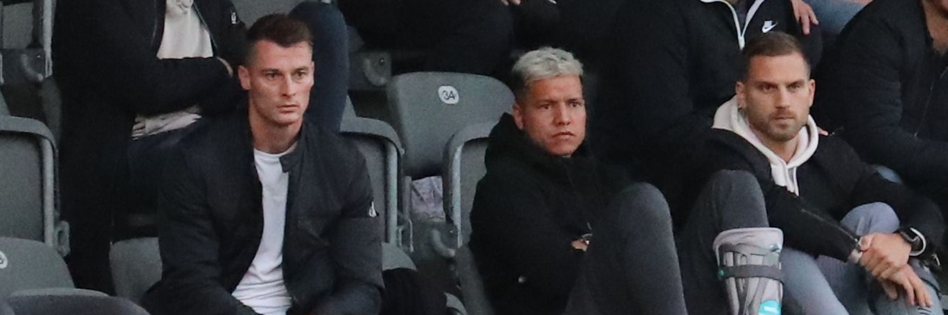 BFC-Angreifer Matthias Steinborn (l.) neben Philip Schulz auf seinem derzeitigen Stammplatz auf der Tribüne