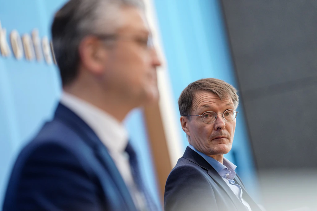 Gesundheitsminister Lauterbach stellt sich hinter seinen RKI-Präsidenten