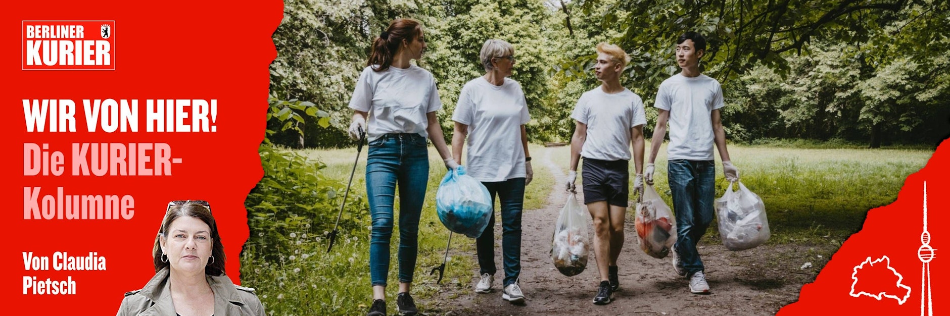 Junge Menschen holen säckeweise Müll aus einem Park.