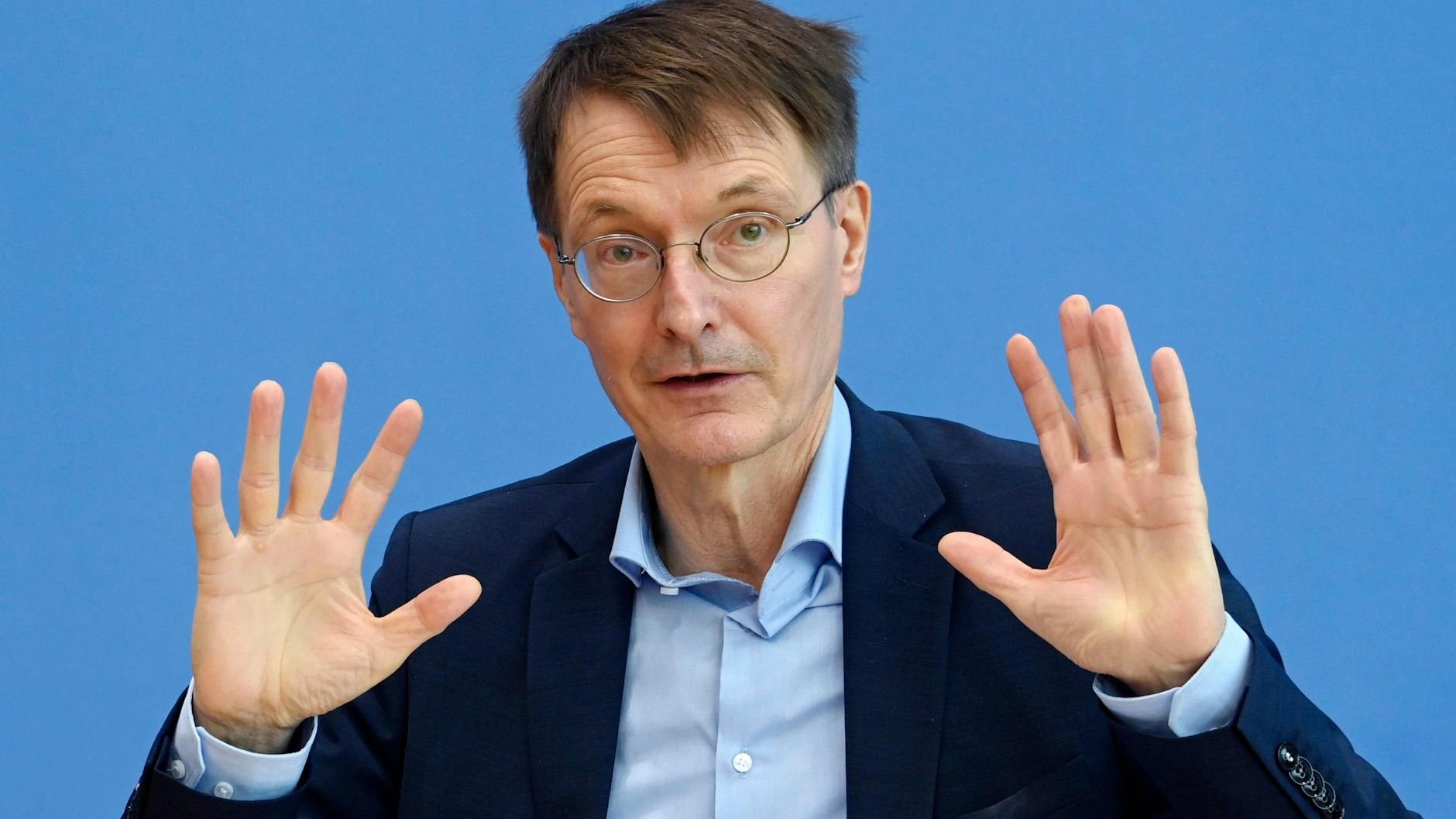 Karl Lauterbach am Mittwoch bei der Pressekonferenz zur aktuellen Corona-Lage im Haus der Bundespressekonferenz.