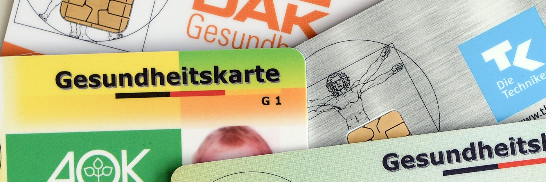 Viele Krankenkassen erhöhen ihre Zusatzbeiträge.