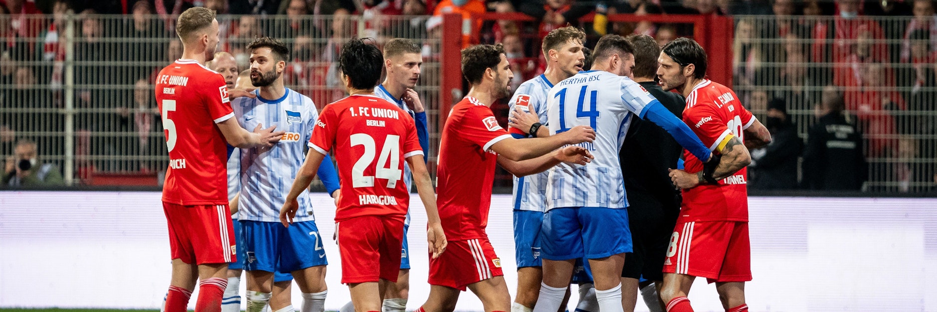 Zwischen den Spielern vom 1. FC Union und Hertha BSC herrscht auch mal dicke Luft.