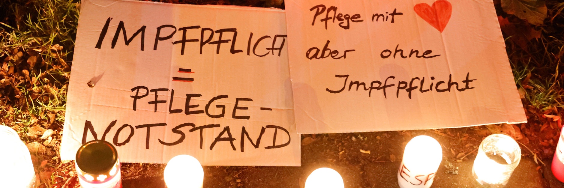 Etliche Bundesbürger und Politiker sehen eine Corona-Impfpflicht kritisch.