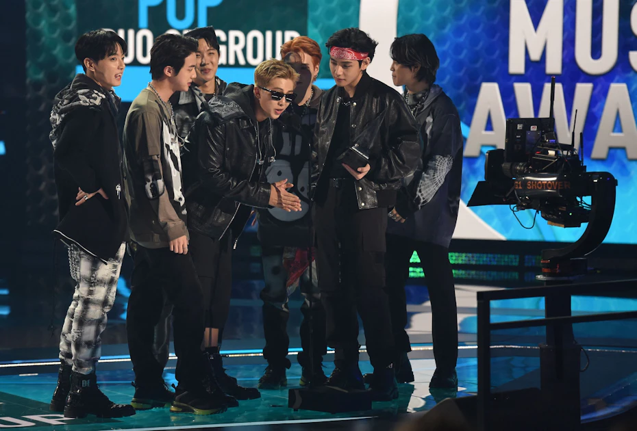 BTS: Drei Mitglieder der Boygroup mit Coronavirus infiziert