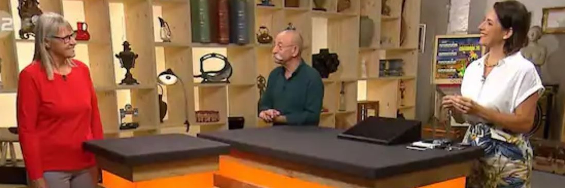 Krankenschwester Margarete fand den Ring in der Sofaritze und kam damit jetzt zu „Bares für Rares“.