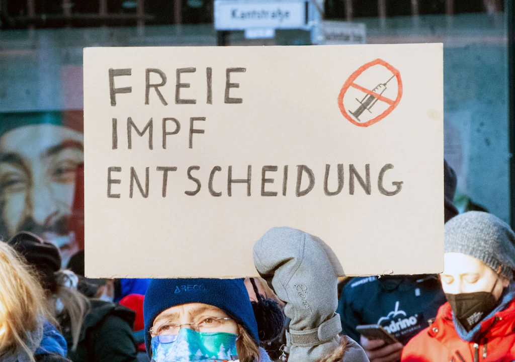Demo gegen Corona-Maßnahmen in Berlin: Weit weniger Teilnehmer als erwartet