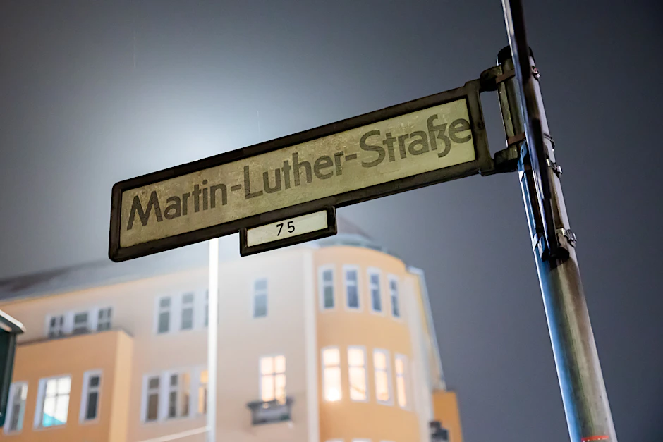 Das Straßenschild der Martin-Luther-Straße in Berlin-Schöneberg.