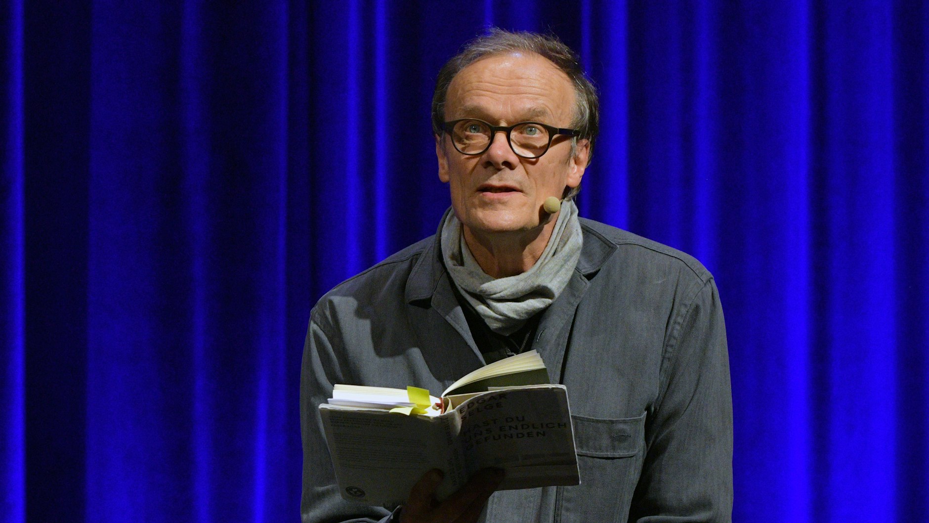 Die Geschichte eines Zwölfjährigen zwischen Gefängnismauern und klassischer Musik: Der Schauspieler Edgar Selge ist jetzt auch Schriftsteller.