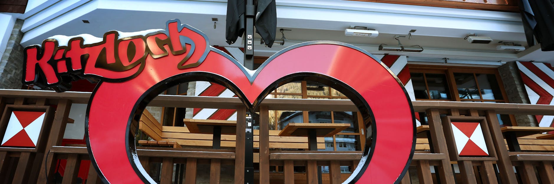 Die Apres-Ski-Bar „Kitzloch“ gilt als einer der Ausgangspunkte für die vielen Infektionen, die Anfang 2020 von Ischgl aus in verschiedene Länder Europas getragen wurden.