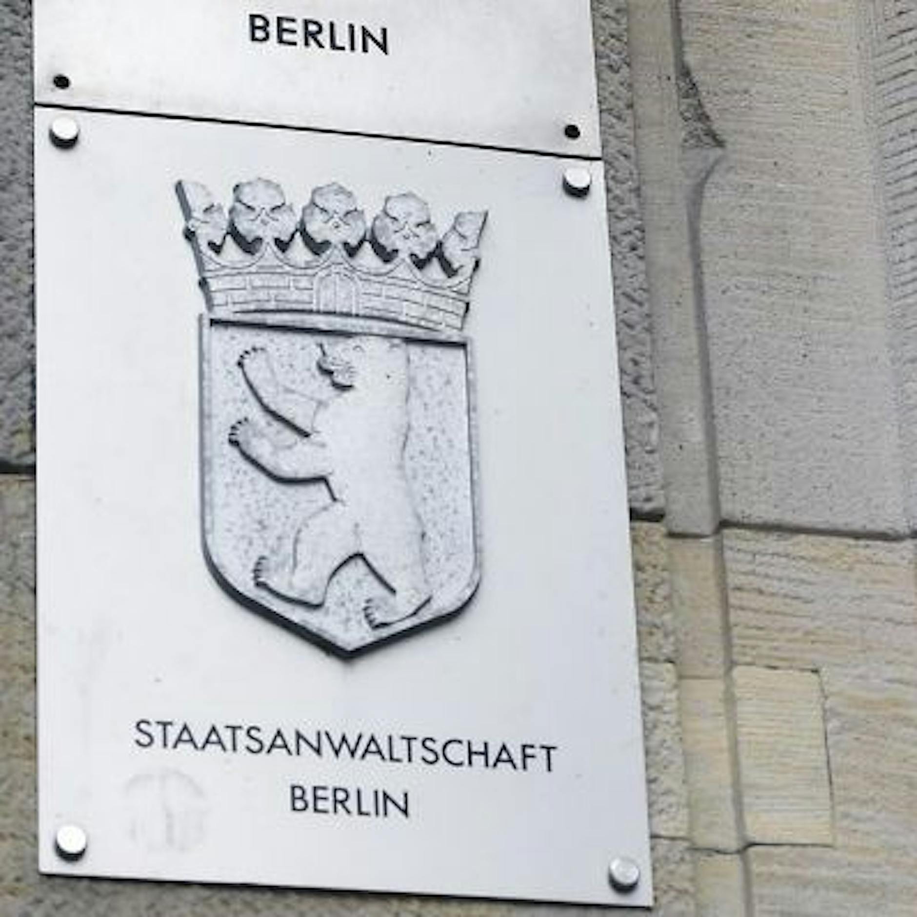 Getötete Afghanin im Koffer durch Berlin gezogen: Mordanklage gegen Brüder