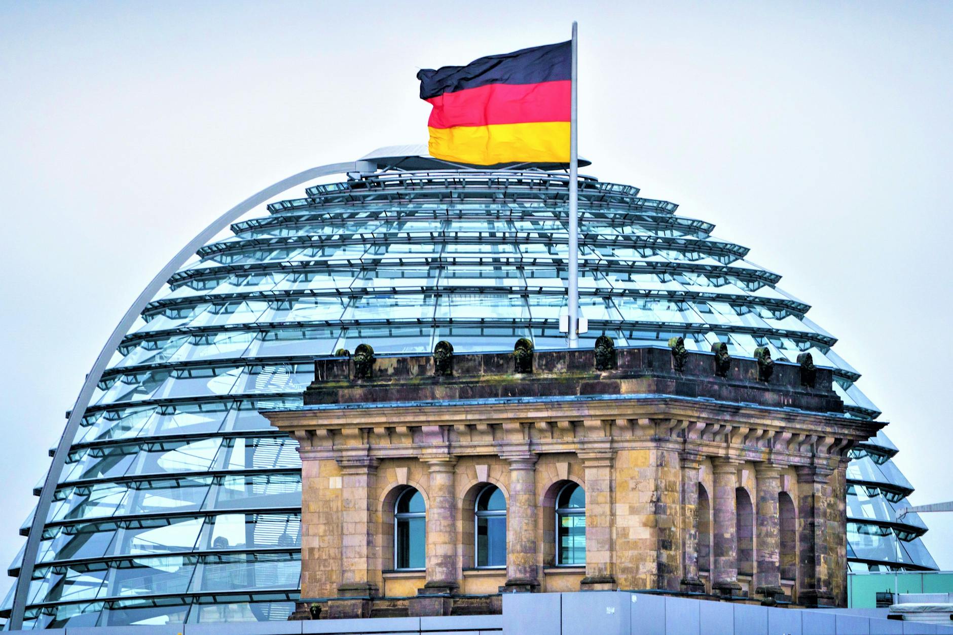 Das Reichstagsgebäude ist seit 1999 der Sitz des Deutschen Bundestages. 