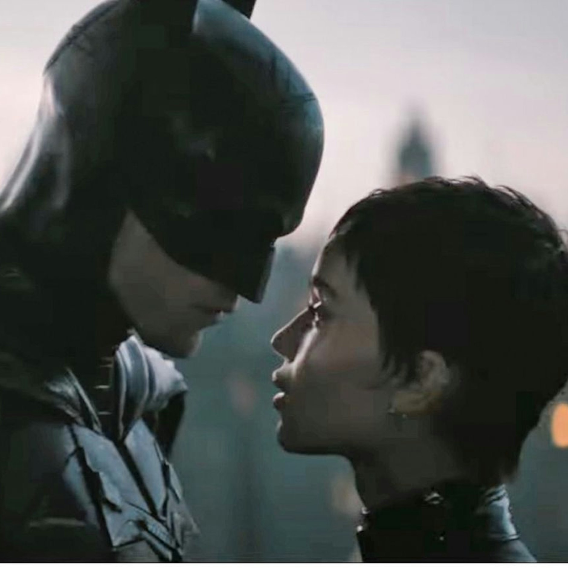 Mit Robert Pattinson im Fledermauskostüm und Zoë Kravitz als Catwoma