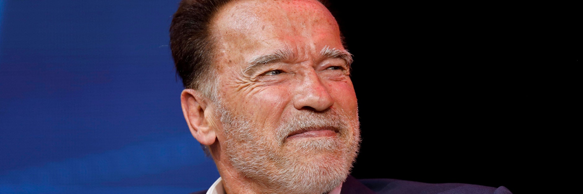 Vor 10 Jahren ging seine Ehe in die Brüche. Doch erst jetzt ist Arnold Schwarzenegger auch offiziell wieder Single.