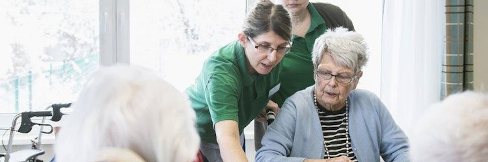 Ab Januar werden Leistungen in der Pflege stärker bezuschusst.