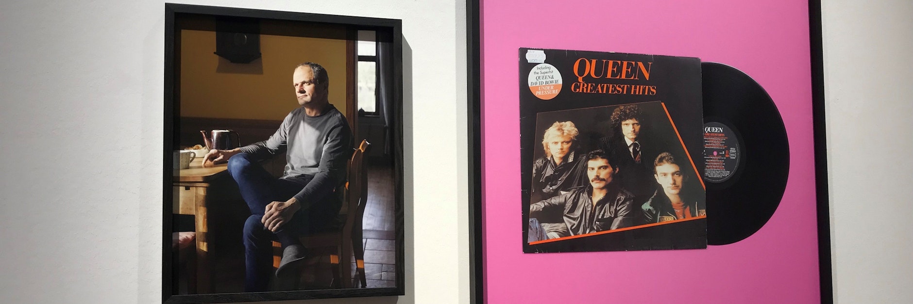 Bei WOM am Kudamm die neue Queen-Platte kaufen. Mit 100 DM Begrüßungsgeld kein Problem. 