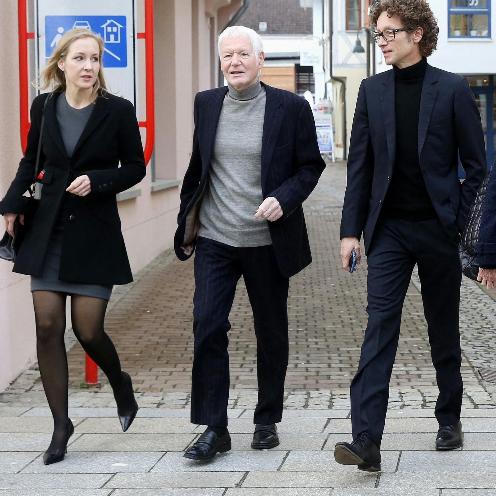 Anton Schlecker (Mi.) mit seinen Kindern Meike und Lars