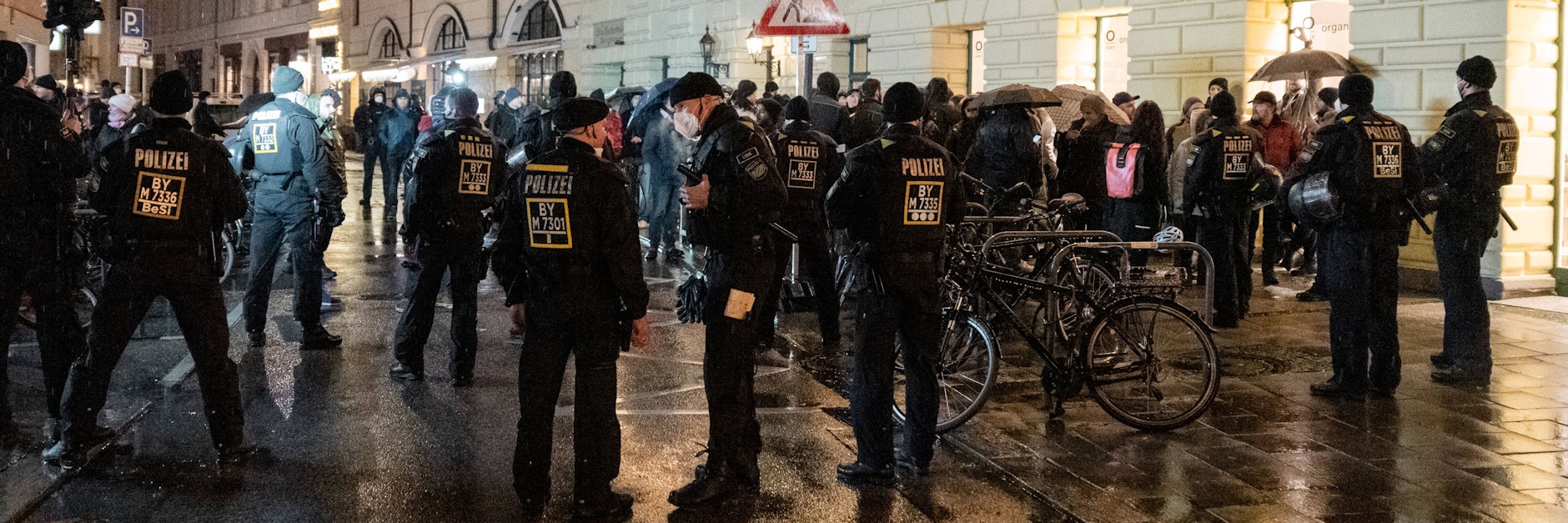 Protest gegen die Corona-Maßnahmen in München – auch Soldaten bewegen sich im „Querdenker“-Milieu.