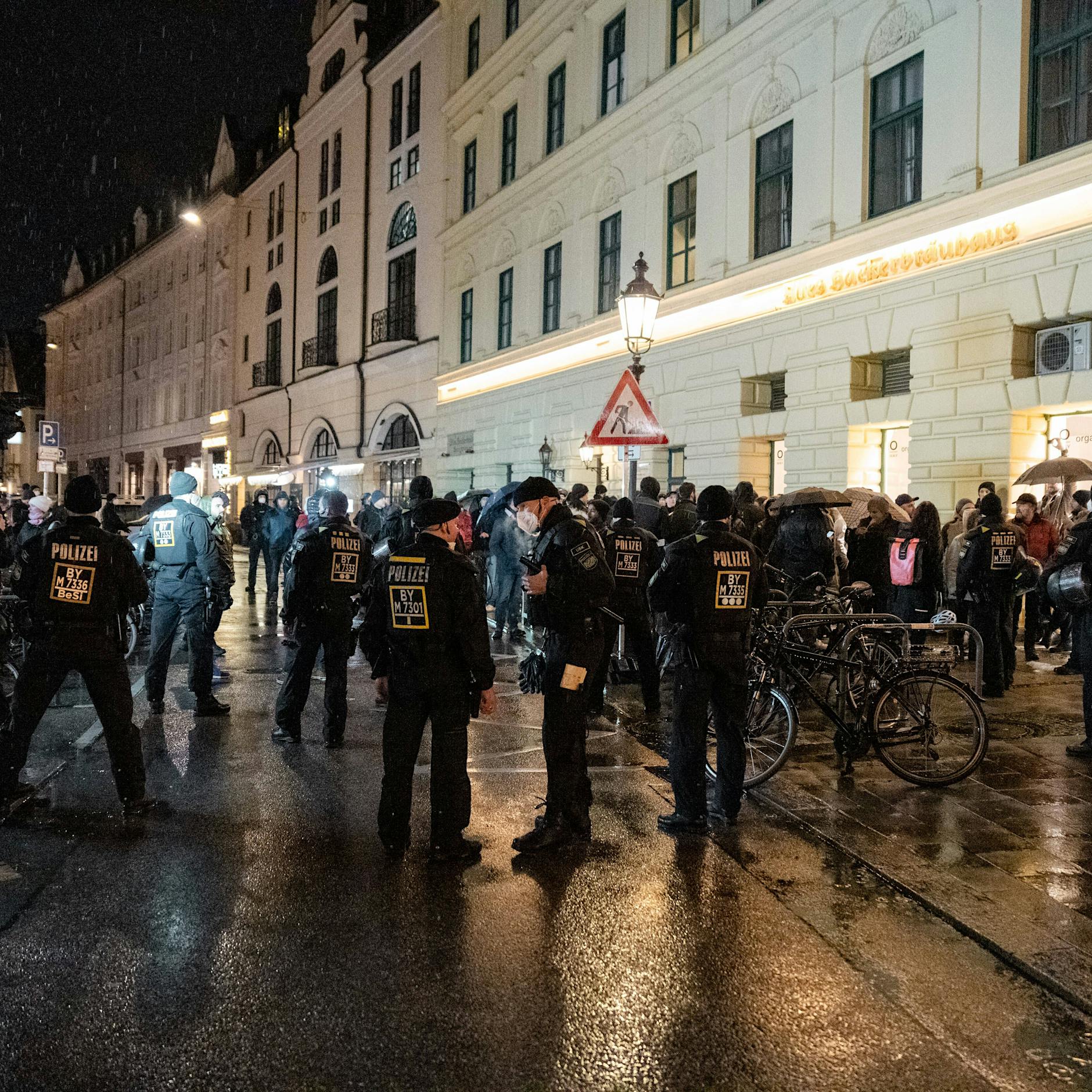 Update! Gegen Impfpflicht und Corona-Maßnahmen: Angeblicher Soldat stellt Bundesregierung ein Ultimatum - Festnahme!