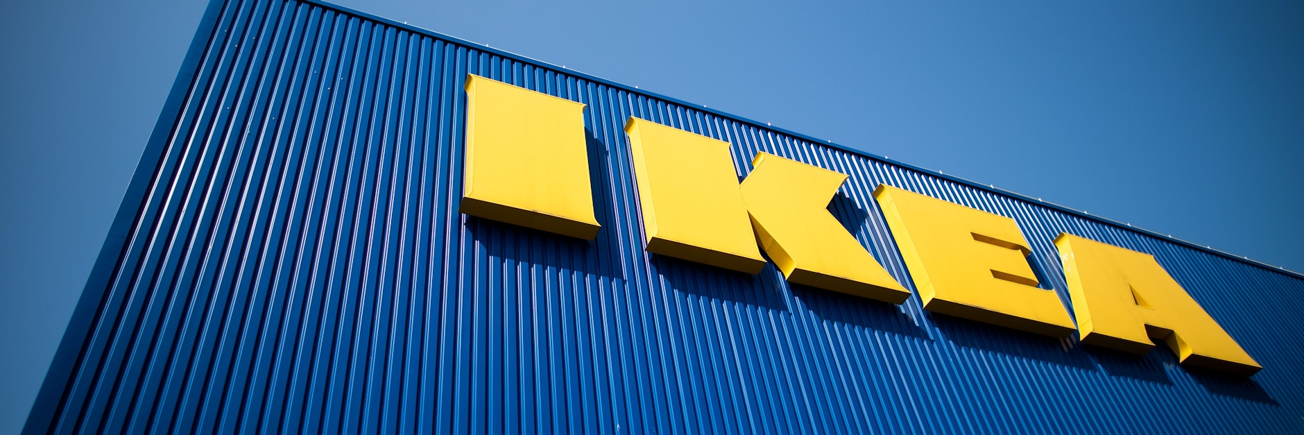 Der schwedische Möbel-Riese dreht im neuen Jahr kräftig an der Preisschraube.